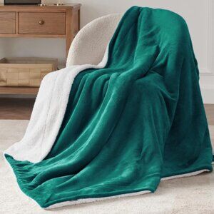 Bedsure Forest Green Sherpa Fleece Blanket